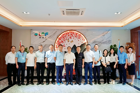 安顺市文化考察团莅临mk恩波利足球俱乐部参观调研 