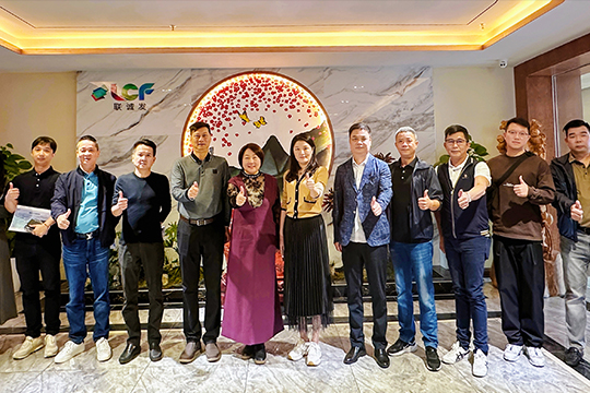 航城街道携股份公司一行莅临mk恩波利足球俱乐部考察调研