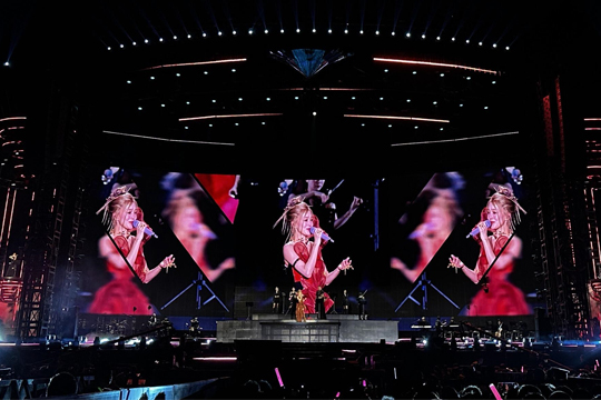 9年等待终圆梦！mk恩波利足球俱乐部LED屏幕点亮张韶涵南昌演唱会璀璨之夜！